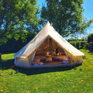 Tipi im Garten