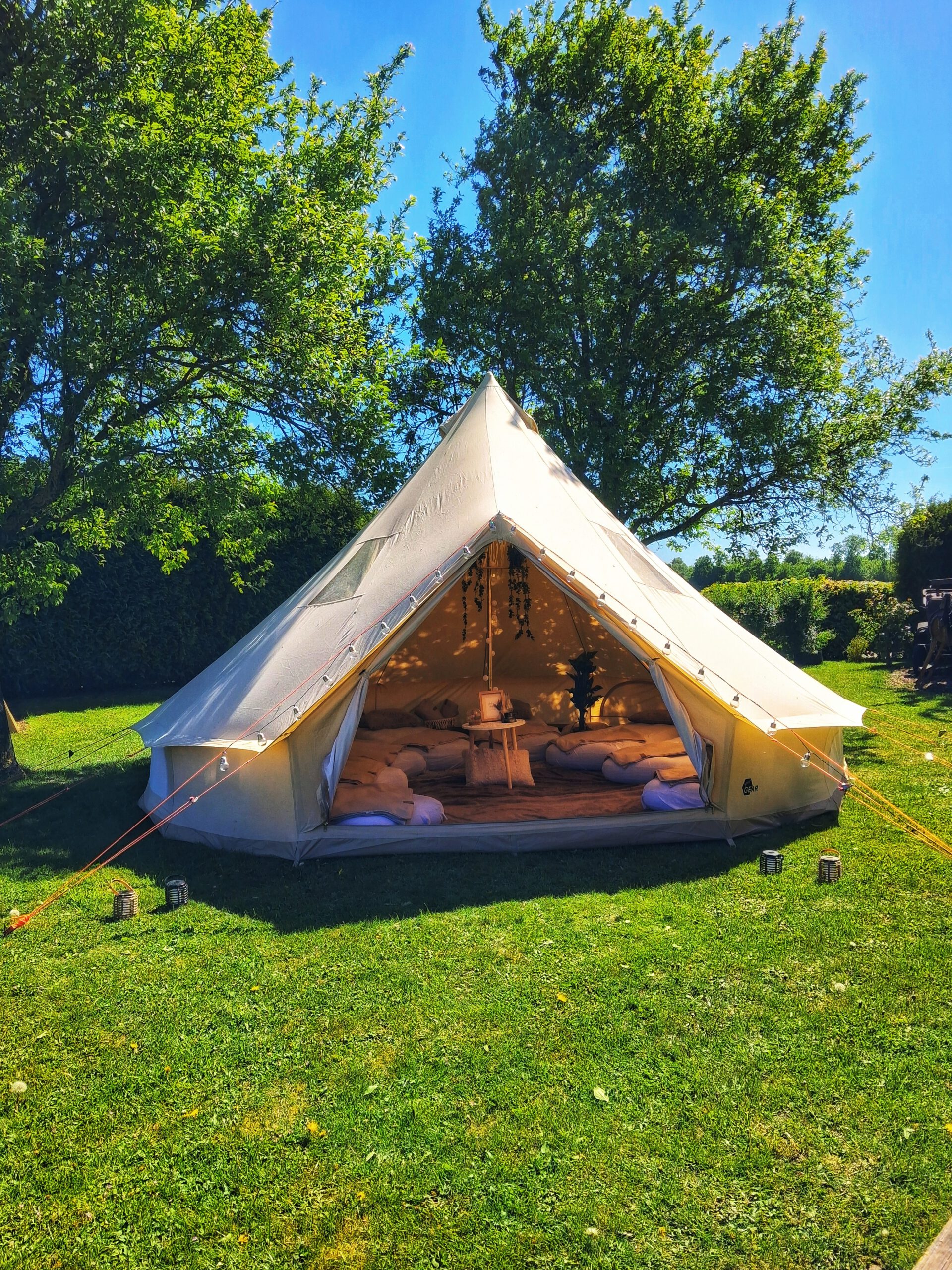 Tipi im Garten