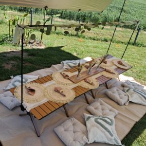 Boho-Picknick unter freiem Himmel